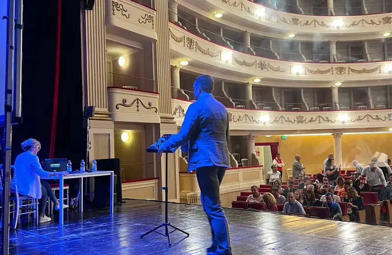 Interpretariato per eventi a Massa, fiere e congressi